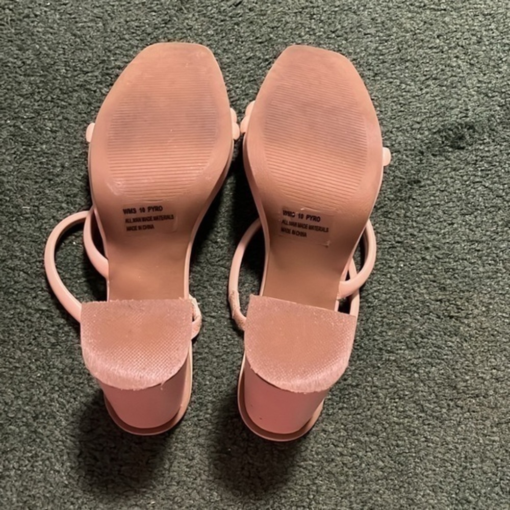 Dolce Vita Nude Heels - Picture 5 of 6